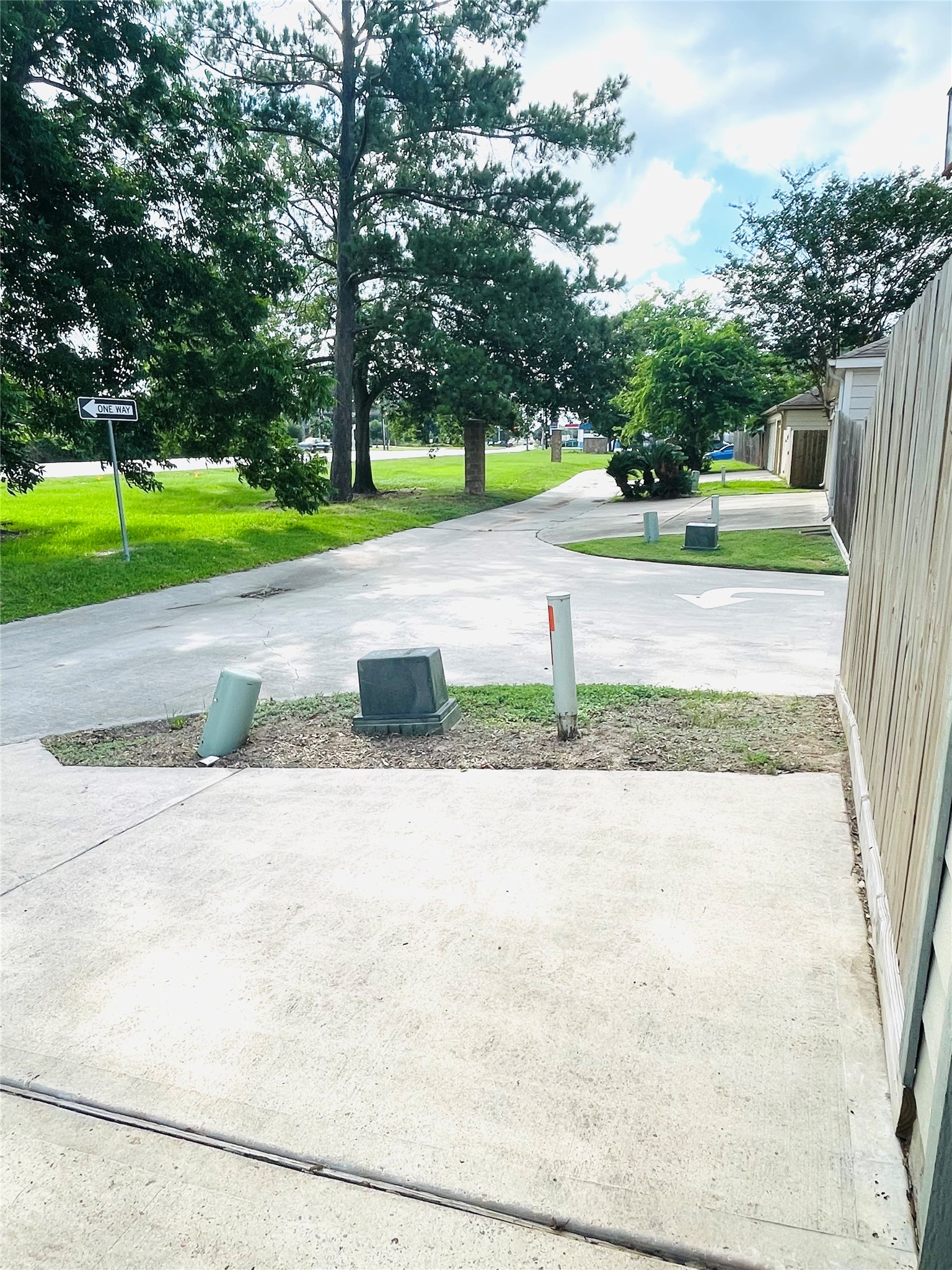 23623 Twisting Falls Drive Spring, TX 77373 - Photo 46 of 46 Right View Driveway