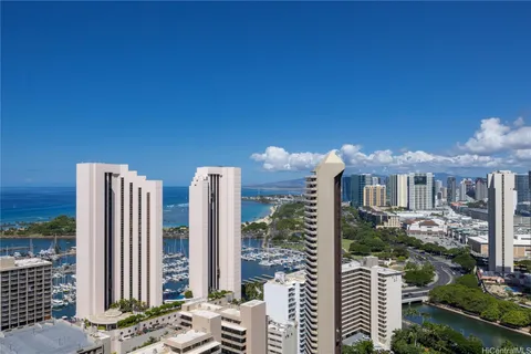 $875,000 | 343 Hobron Lane, Unit 3901, Honolulu, HI 96815