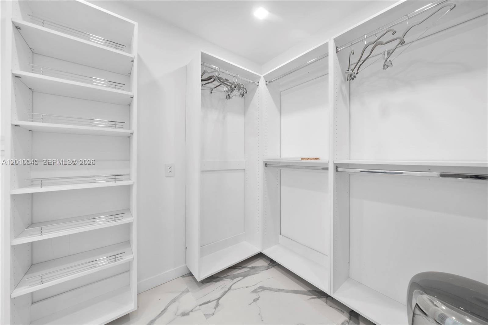 5824 Alton Road Miami Beach, FL 33140 - Photo 19 of 28