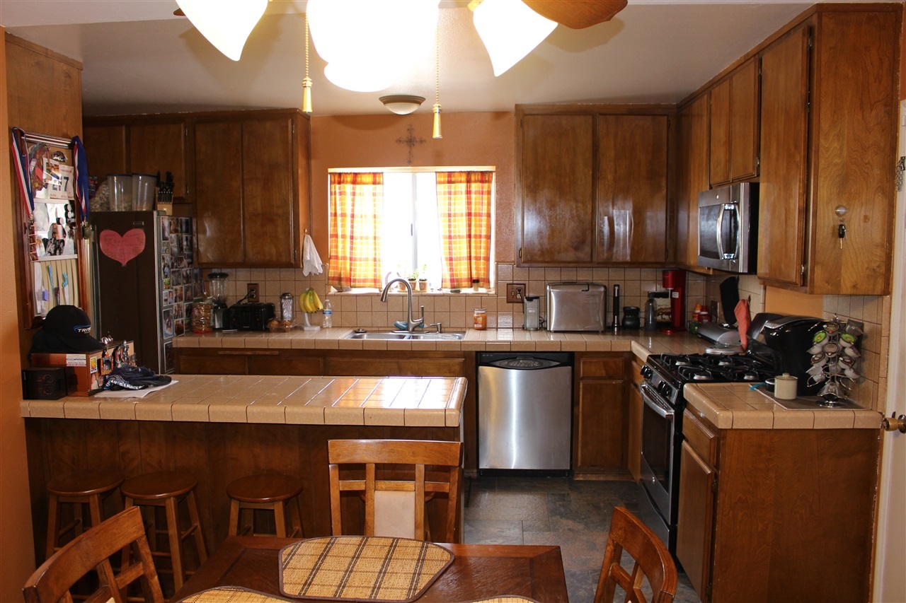604 Bluffview Road Spring Valley, CA 91977 - Photo 3 of 13 Gallery Image 3