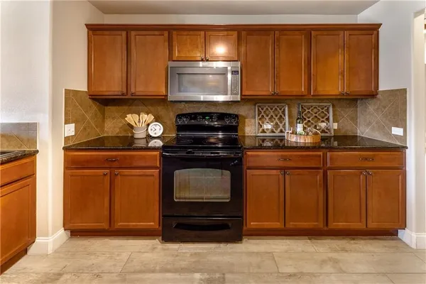 $2,075 | 107 Creston Street, Hutto, TX 78634