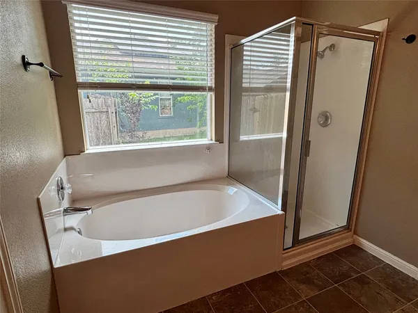$2,075 | 107 Creston Street, Hutto, TX 78634