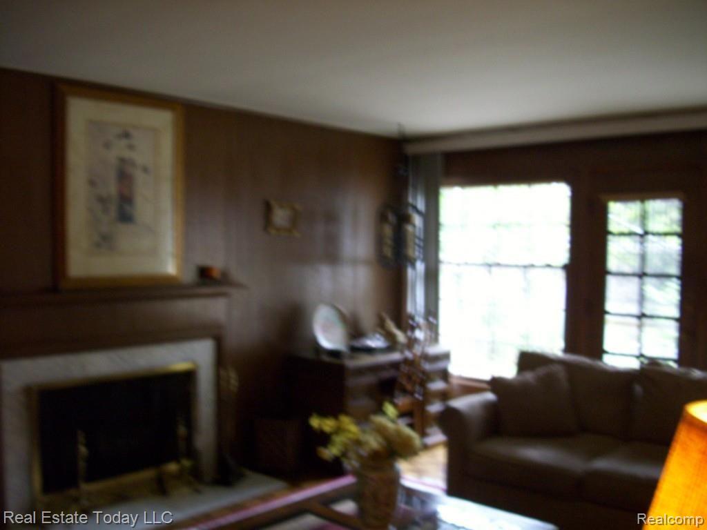 19676 Renfrew Road Detroit, MI 48221 - Photo 6 of 23 100_1956.jpg