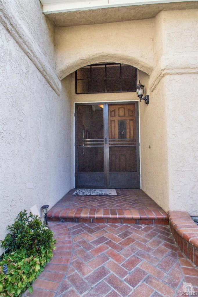 520 Fresh Meadows Road Simi Valley, CA 93065 - Photo 2 of 26 a view of a garage
