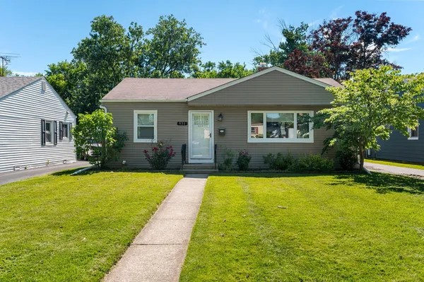 $349,900 | 831 South Wisconsin Avenue, Villa Park, IL 60181