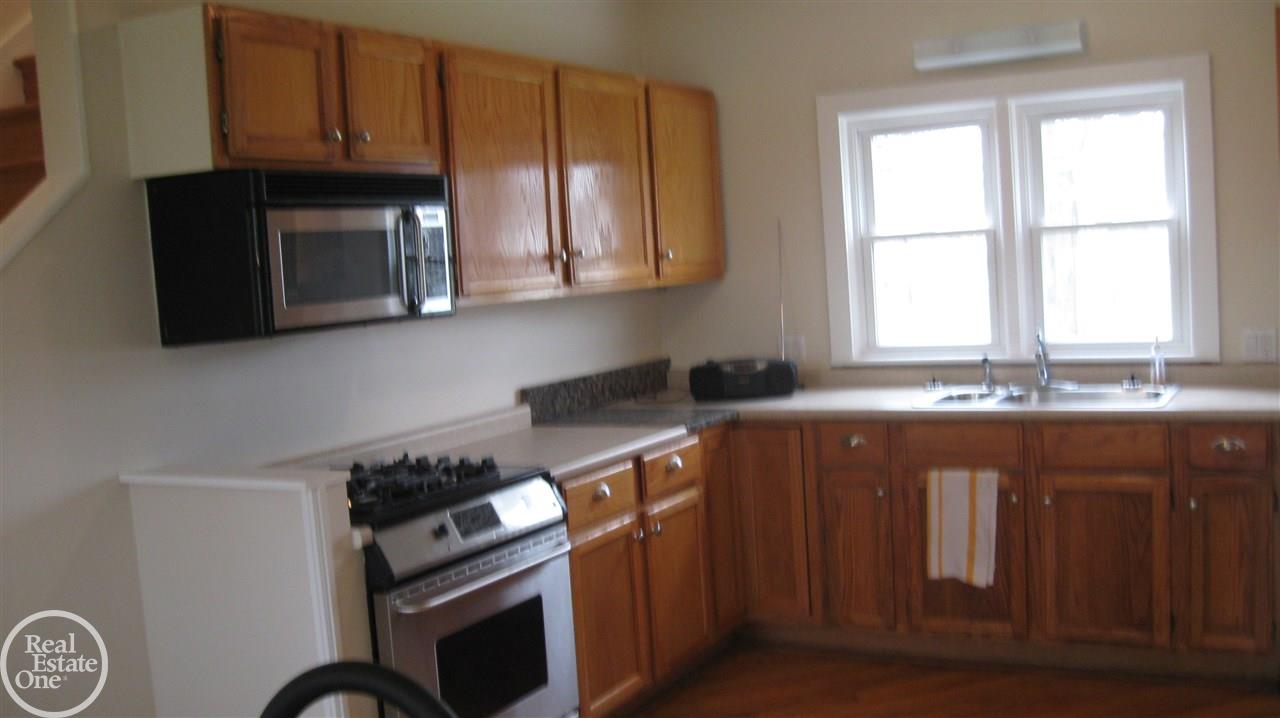2006 Golf Course Road Harsens Island, MI 48028 - Photo 7 of 34 31378093-6.JPG