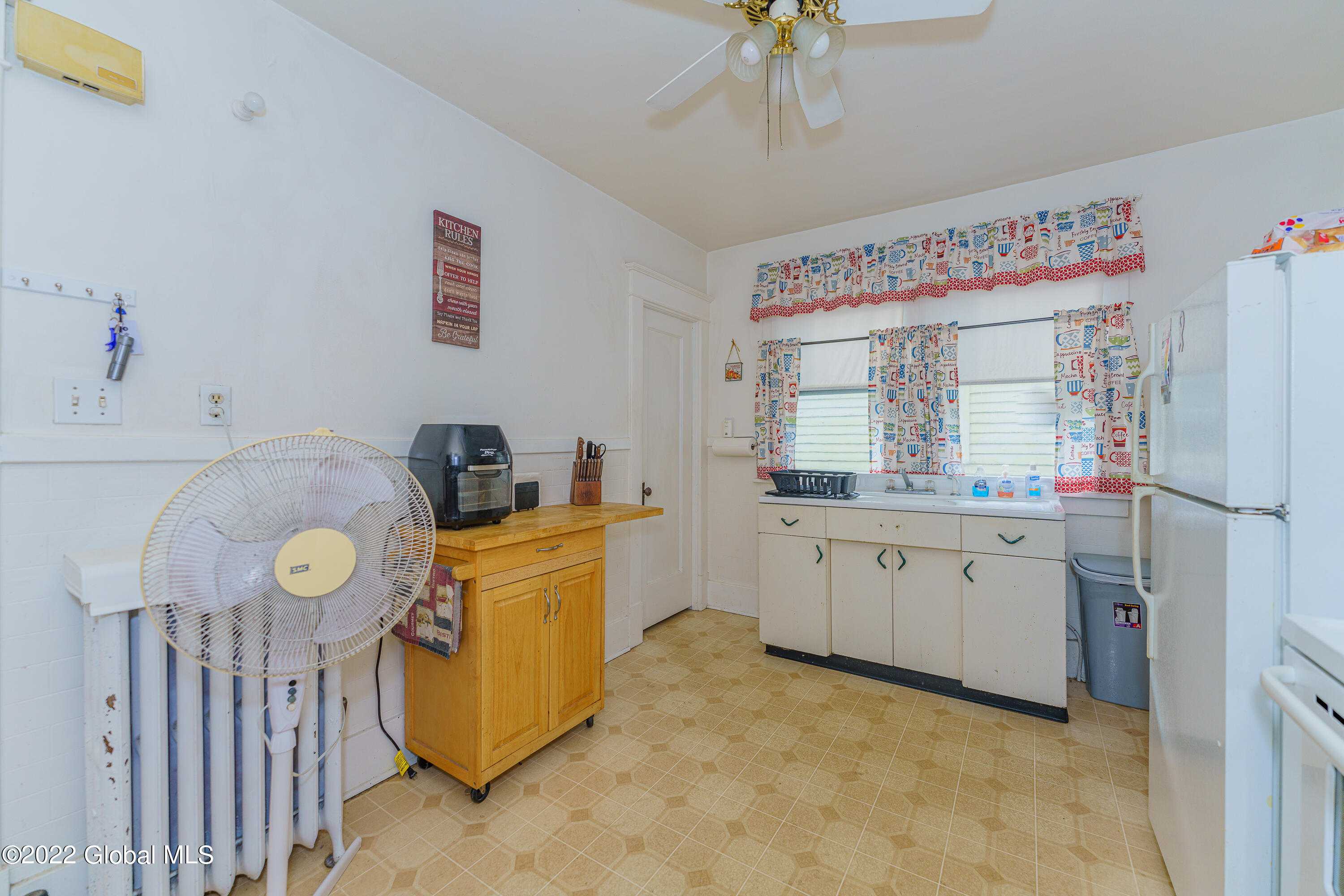 1473 Rugby Road Schenectady, NY 12308 - Photo 12 of 42 1 Apt Up 9
