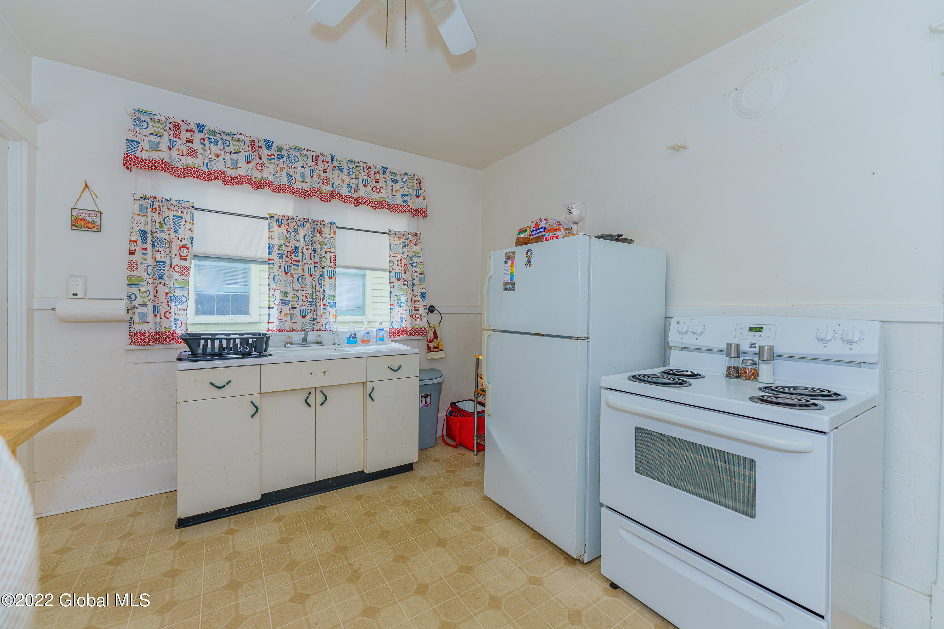 1473 Rugby Road Schenectady, NY 12308 - Photo 13 of 42 1 Apt Up 10