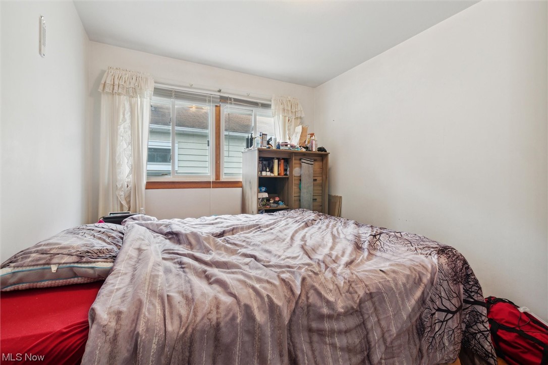 17007 Martha Road Cleveland, OH 44135 - Photo 13 of 19 View of bedroom