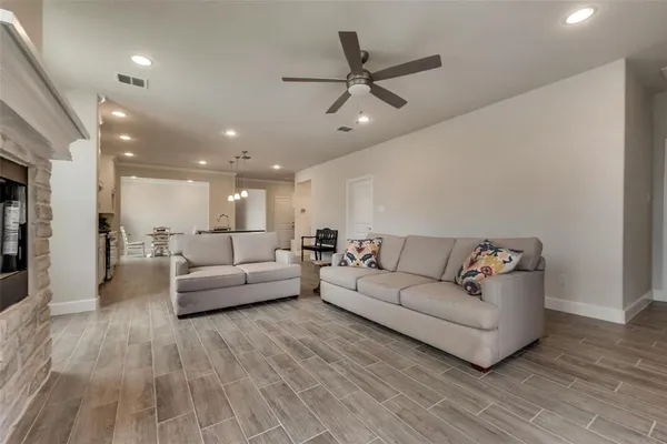 $2,800 | 373 Braves Way, Lavon, TX 75166