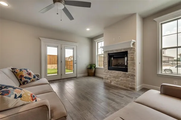 $2,800 | 373 Braves Way, Lavon, TX 75166