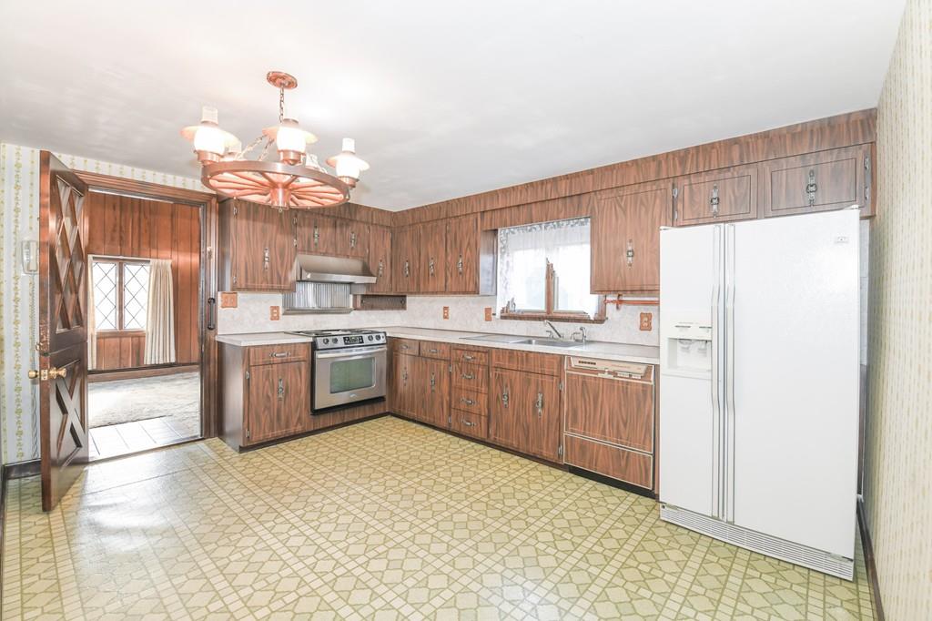 66 County Way Extension Beverly, MA 01915 - Photo 8 of 31 Gallery Image 8