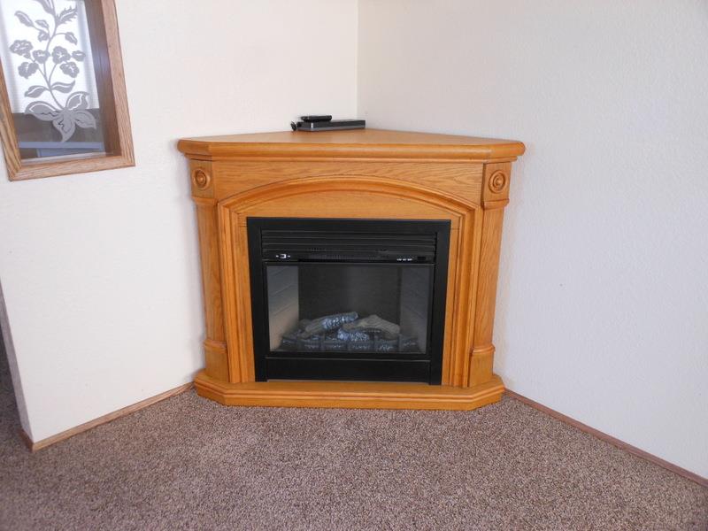 10073 Dalewood Way Grass Valley, CA 95949 - Photo 9 of 34 a view of empty room with a fireplace