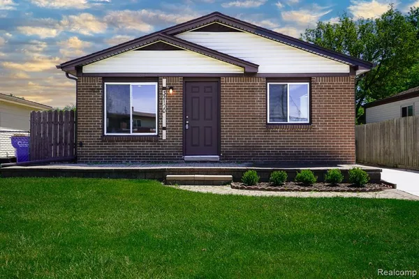 $239,900 | 32100 Ruehle Avenue, Warren, MI 48093