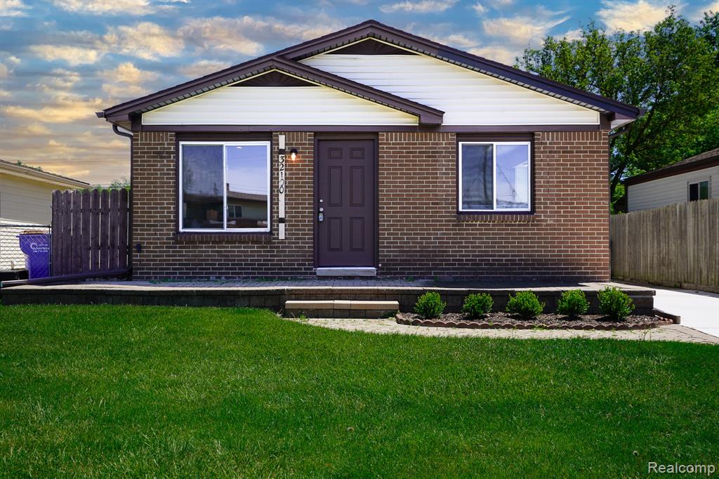 32100 Ruehle Avenue Warren, MI 48093 - Photo 1 of 54