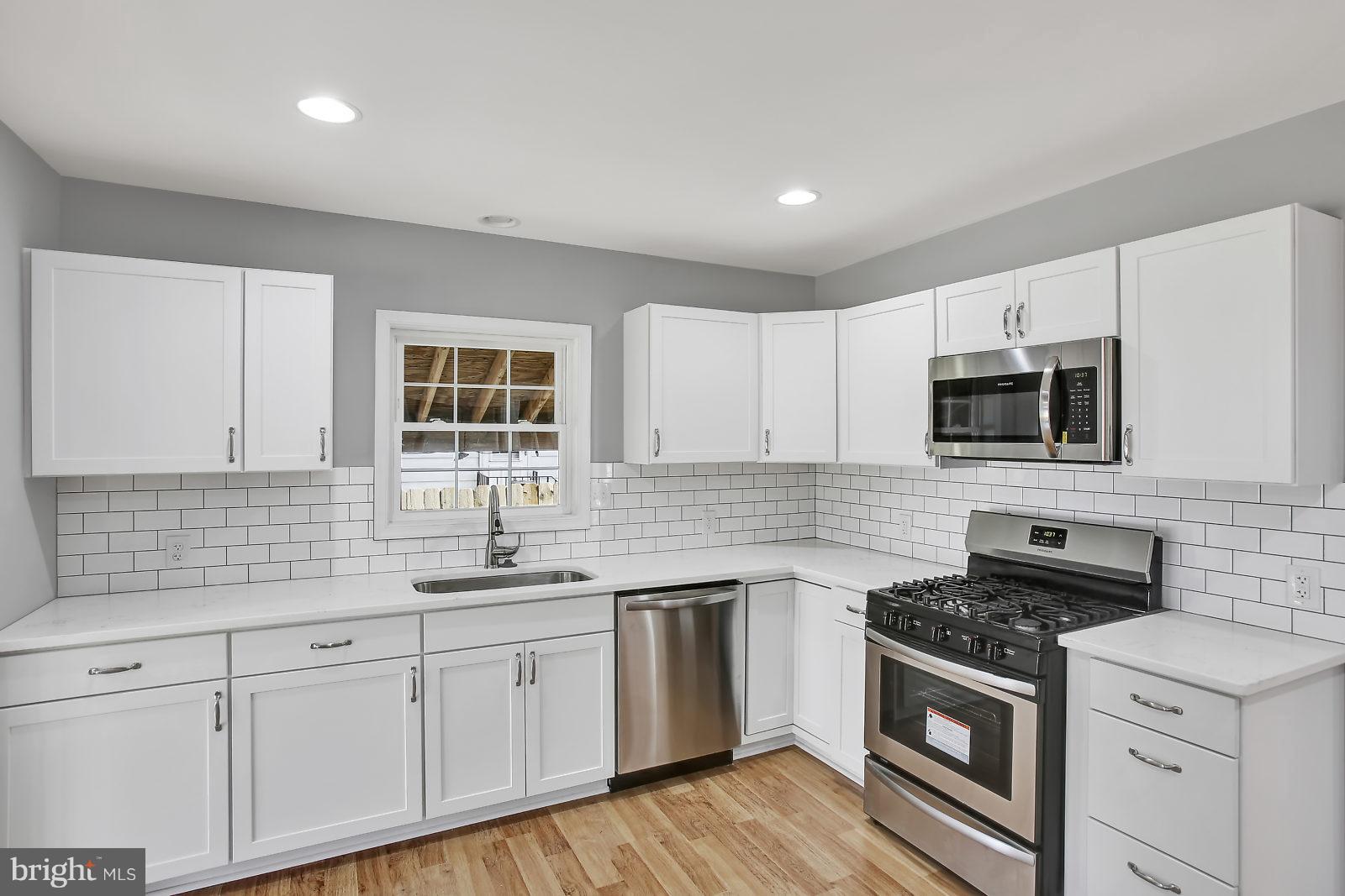 226 Glen Road Pasadena, MD 21122 - Photo 3 of 38 Wide Open Kitchen