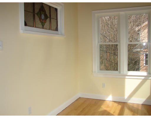 34 Playstead Road, Unit 2 Newton, MA 02458 - Photo 11 of 13 Gallery Image 11