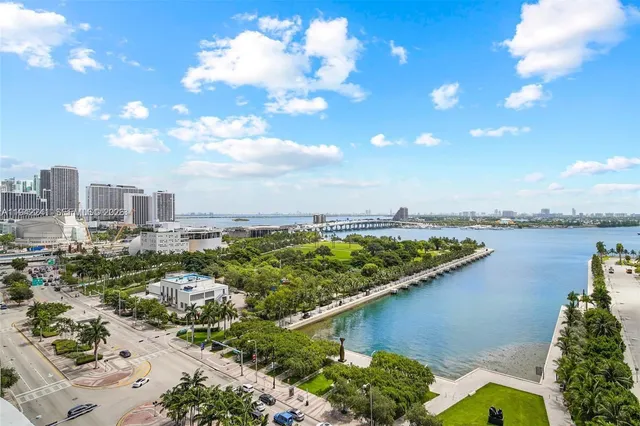 a picture of a building