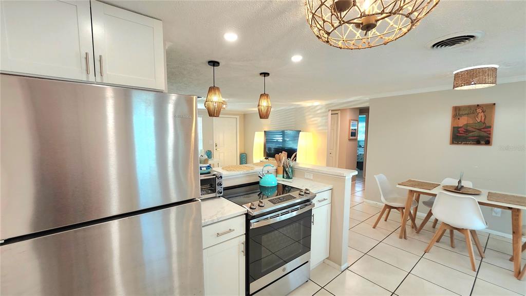 1027 Sunrise Road Venice, FL 34293 - Photo 18 of 53 Gallery Image 18