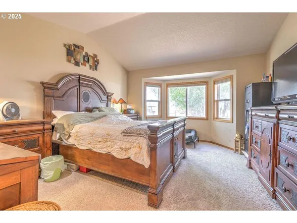 $784,000 | 7208 Northeast Ochoco Highway, Prineville, OR 97754