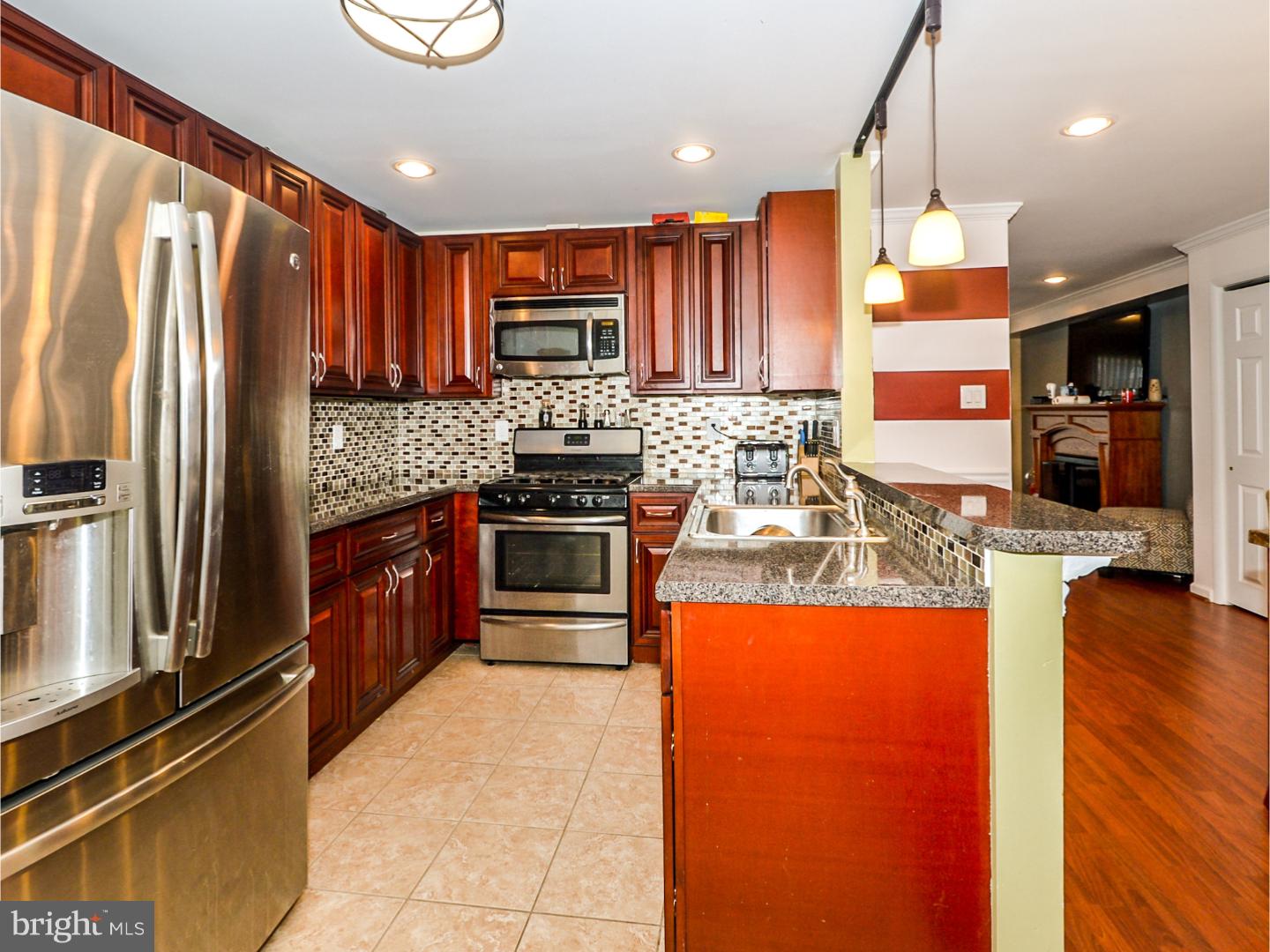 12702 Elnora Road Philadelphia, PA 19154 - Photo 9 of 25