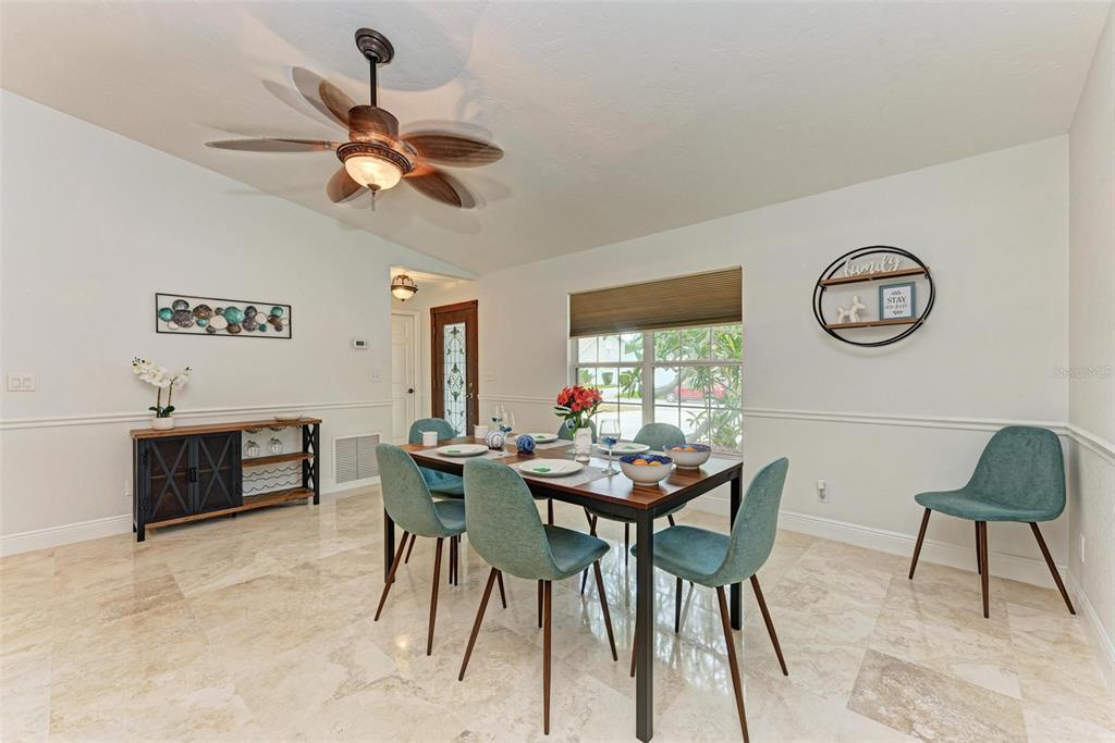 6715 12th Avenue Northwest Bradenton, FL 34209 - Photo 12 of 43 a view of a livingroom with furniture and window