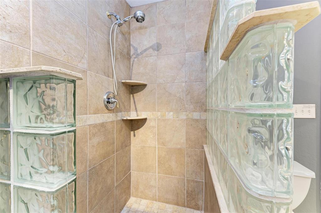 6715 12th Avenue Northwest Bradenton, FL 34209 - Photo 24 of 43 a bathroom with a shower