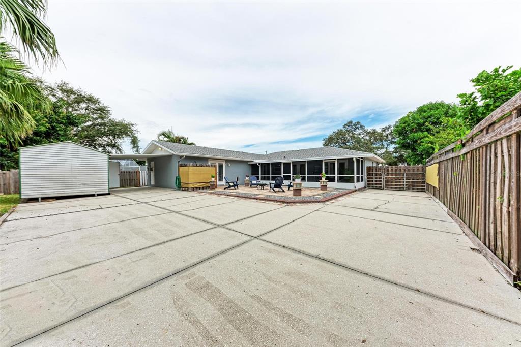 6715 12th Avenue Northwest Bradenton, FL 34209 - Photo 36 of 43 front view of a house with a street