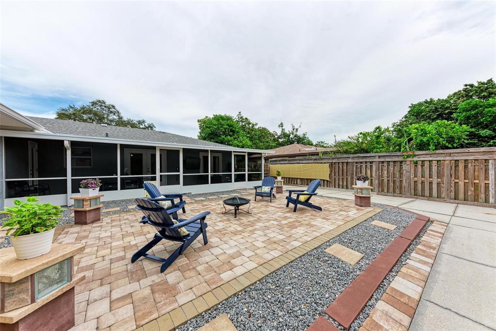 6715 12th Avenue Northwest Bradenton, FL 34209 - Photo 37 of 43 a view of a backyard with sitting area