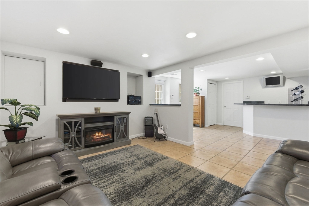 12 Bisbee Road Saugus, MA 01906 - Photo 11 of 21