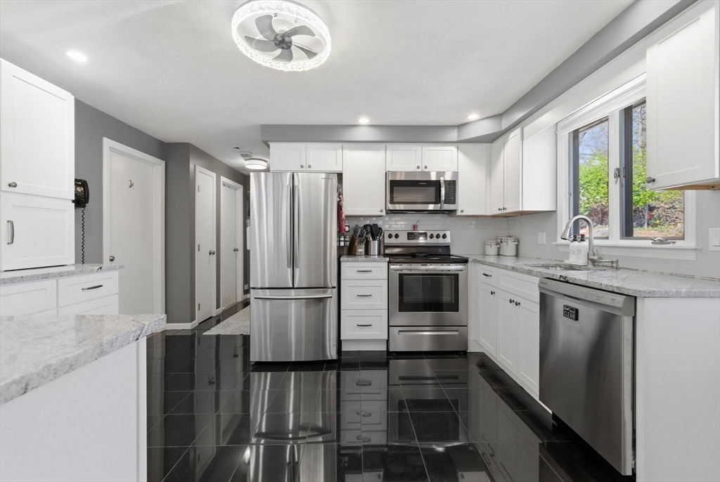 12 Bisbee Road Saugus, MA 01906 - Photo 2 of 21