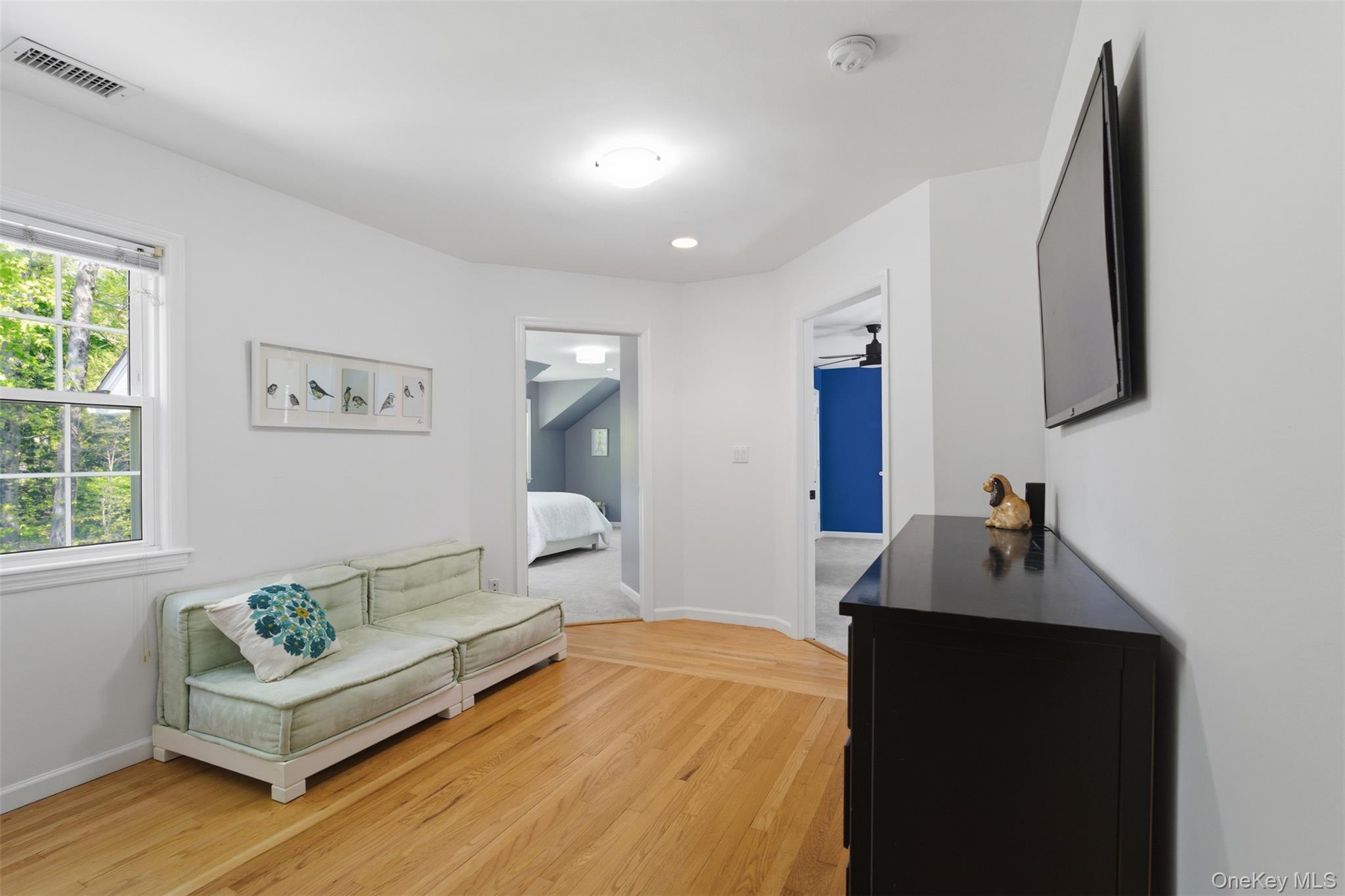 136 Devonshire Road Larchmont, NY 10538 - Photo 22 of 34 a en suite bathroom with a sink and a mirror
