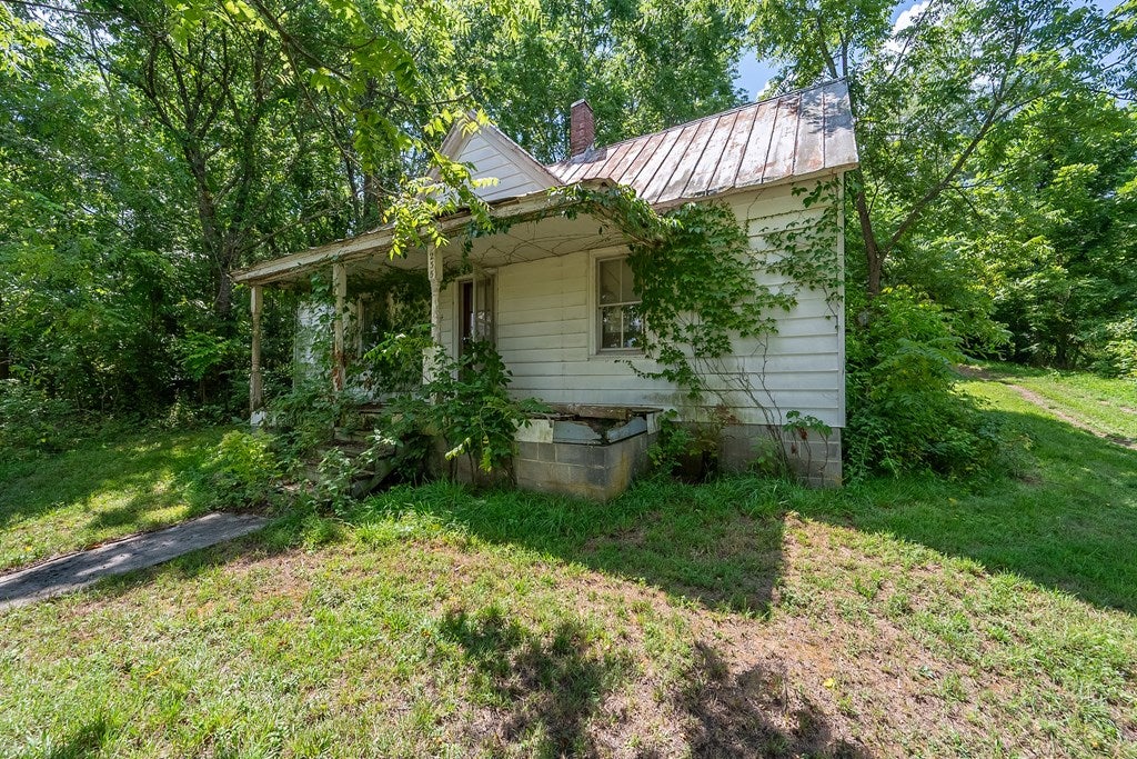 235 Frye Avenue Rural Retreat, VA 24368 - Photo 2 of 24 Gallery Image 2