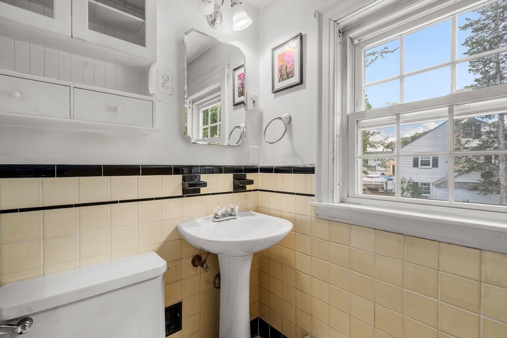 515 Lake Avenue Worcester, MA 01604 - Photo 21 of 33 Gallery Image 21