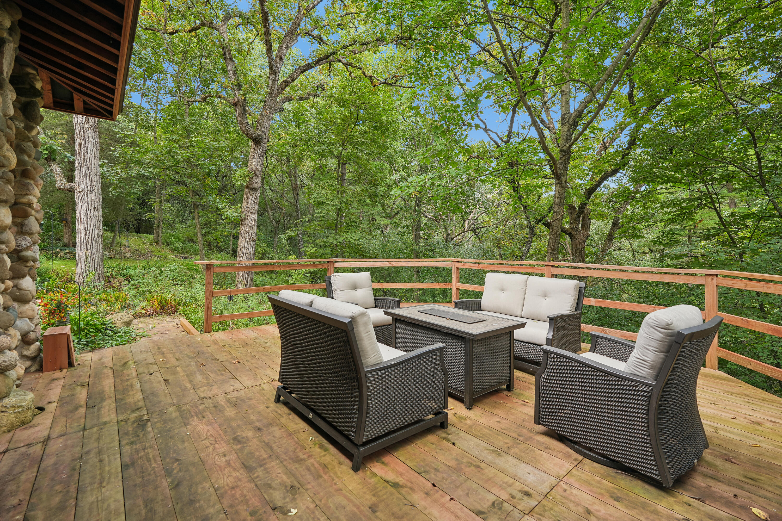 436 Thomas Road Wales, WI 53183 - Photo 44 of 54 Upper level deck