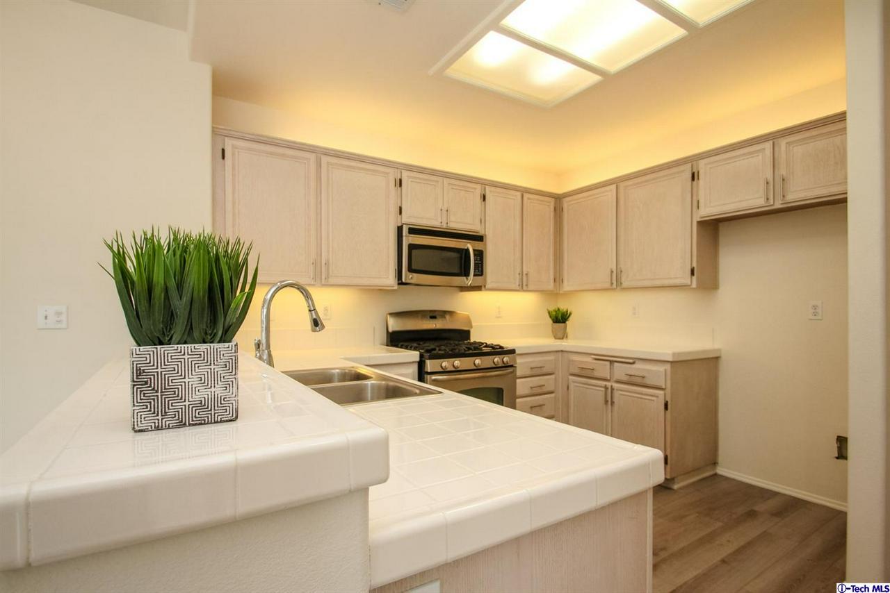 25554 Hemingway Avenue, Unit G Stevenson Ranch, CA 91381 - Photo 27 of 52 Gallery Image 27