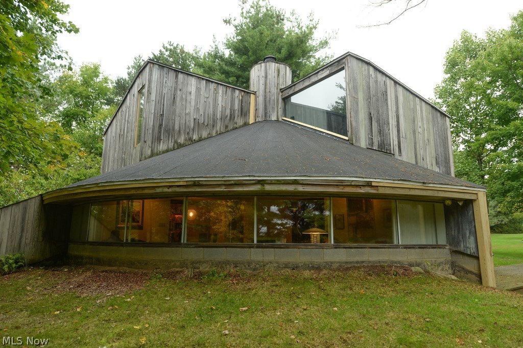 6216 Ridge Road Wadsworth, OH 44281 - Photo 24 of 35 The design of the home - makes it a one of a kind!