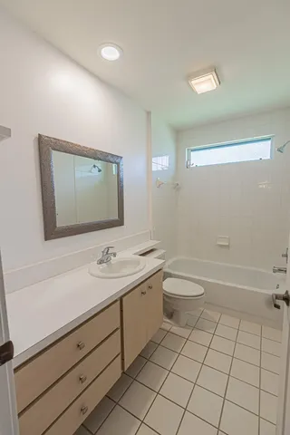 $229,500 | 1246 Northwest Sun Terrace Circle, Unit 14D, Port St. Lucie, FL 34986