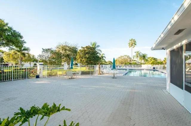 $229,500 | 1246 Northwest Sun Terrace Circle, Unit 14D, Port St. Lucie, FL 34986