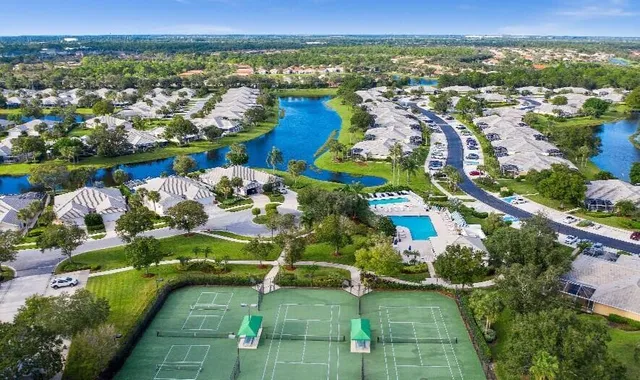 $229,500 | 1246 Northwest Sun Terrace Circle, Unit 14D, Port St. Lucie, FL 34986