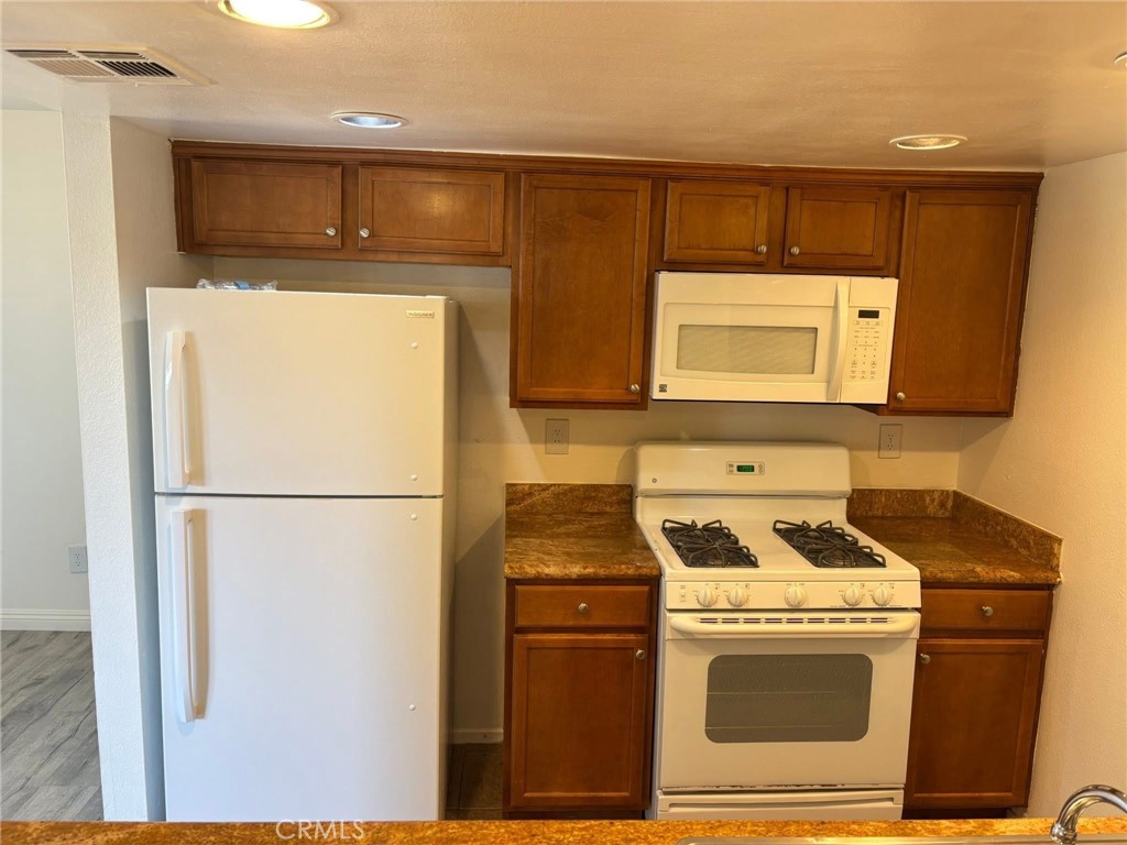 1110 West Blaine Street, Unit 102 Riverside, CA 92507 - Photo 14 of 26