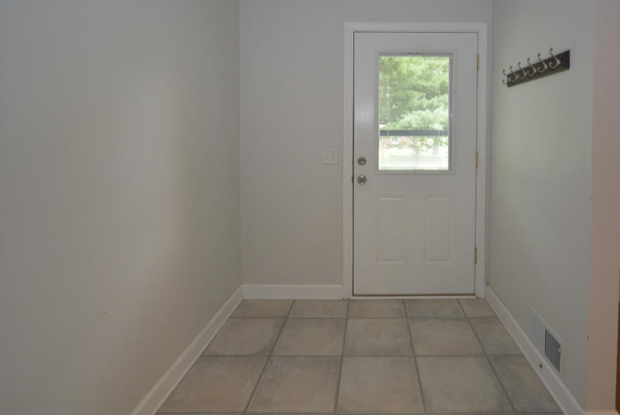 206 West Ridge Circle Kalamazoo, MI 49009 - Photo 8 of 36 206wRidge_21