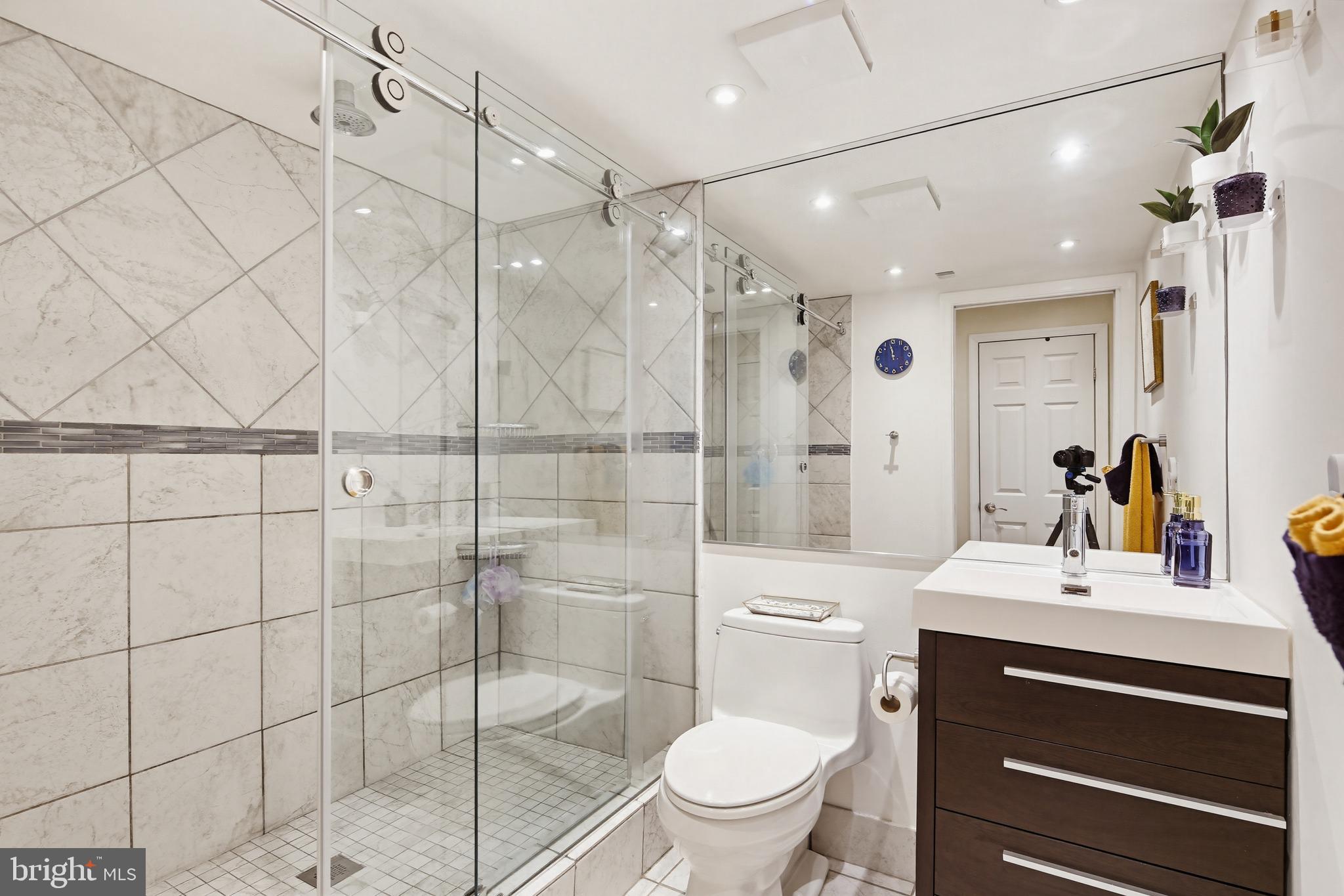 1040 Deer Ridge Drive, Unit 208 Baltimore, MD 21210 - Photo 21 of 30 Lovely bathroom with seamless shower