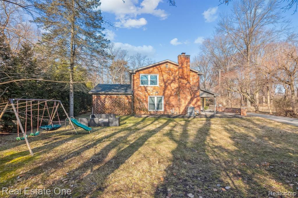 1034 Lake Shore Road Grosse Pointe Shores, MI 48236 - Photo 37 of 43