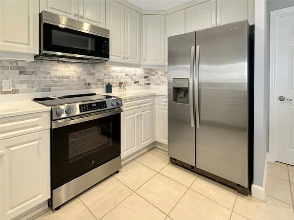 $2,100,000 | 8030 1st Coast Highway, Unit 201, Amelia Island, FL 32034