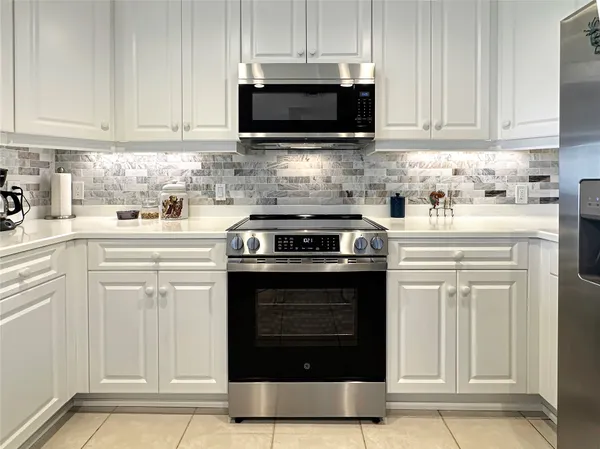 $2,100,000 | 8030 1st Coast Highway, Unit 201, Amelia Island, FL 32034