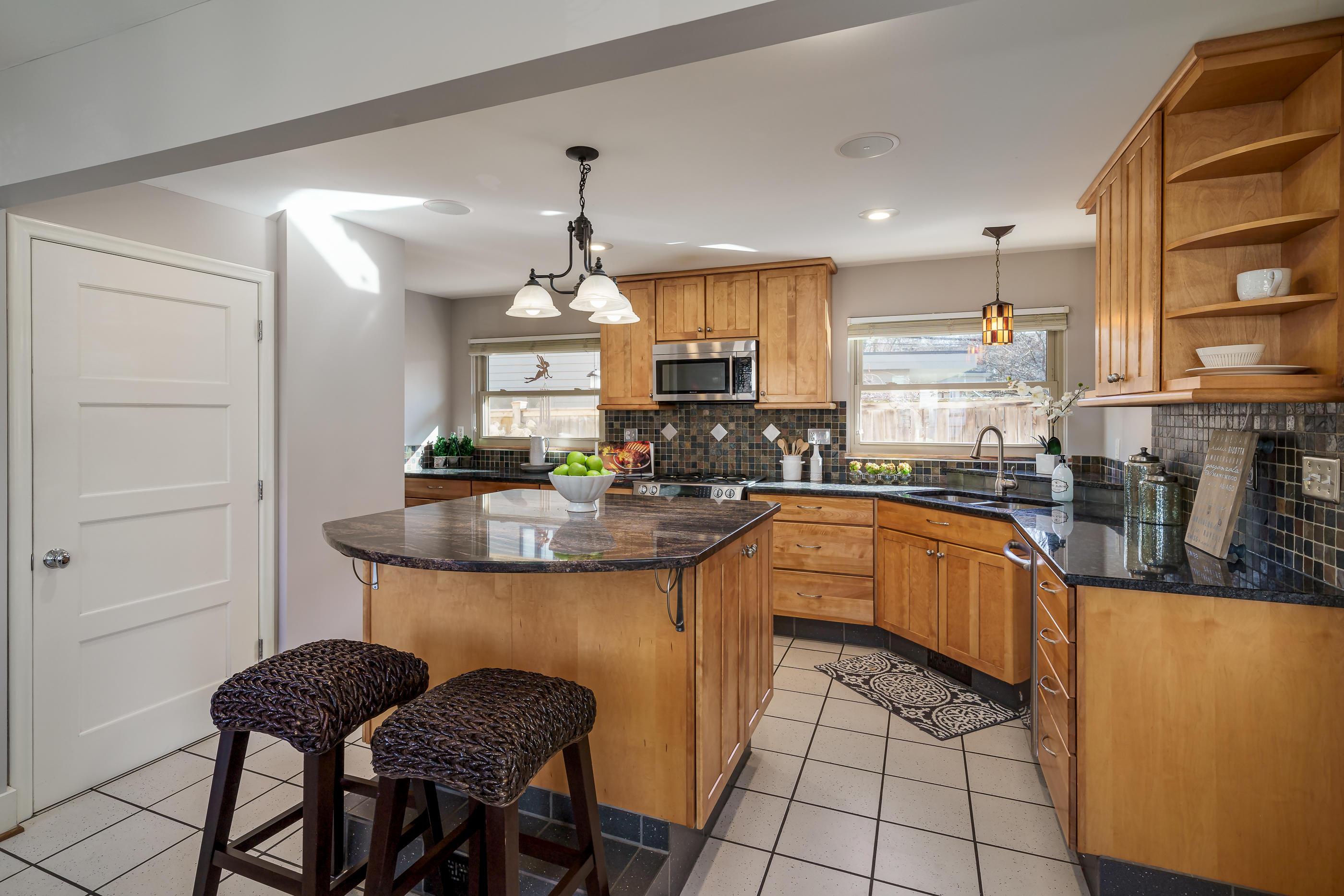1821 Suffolk Road Columbus, OH 43221 - Photo 11 of 37 Gallery Image 11