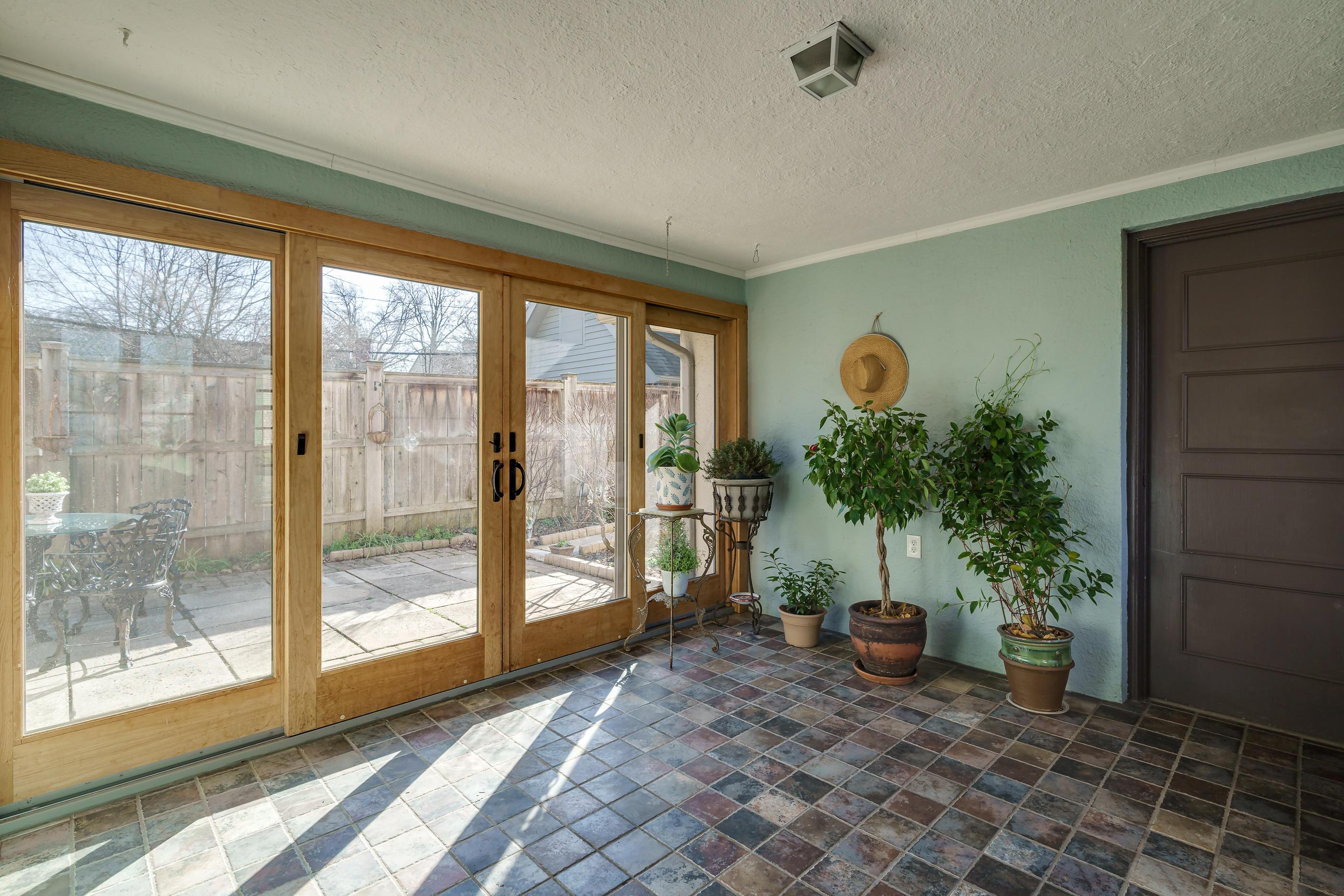 1821 Suffolk Road Columbus, OH 43221 - Photo 15 of 37 Gallery Image 15