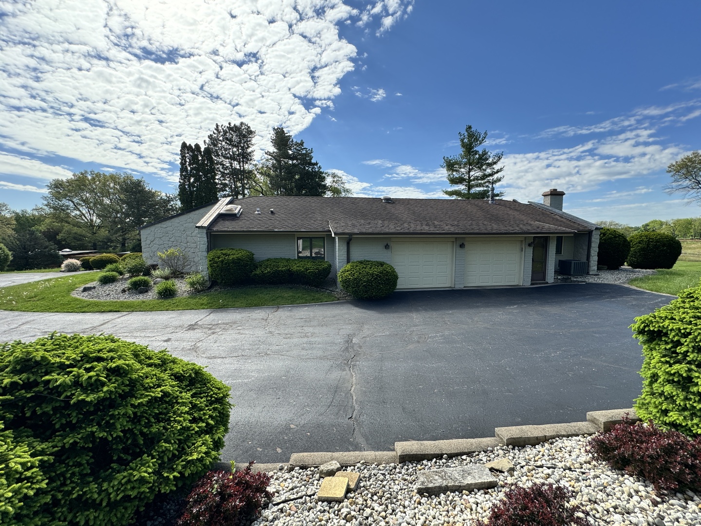 4279 Hilltop Road Long Grove, IL 60047 - Photo 2 of 21 a front view of a house with a yard