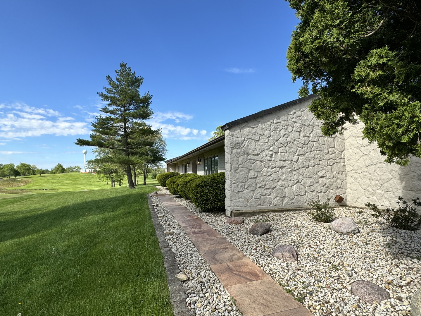 4279 Hilltop Road Long Grove, IL 60047 - Photo 21 of 21 a view of a back yard of the house